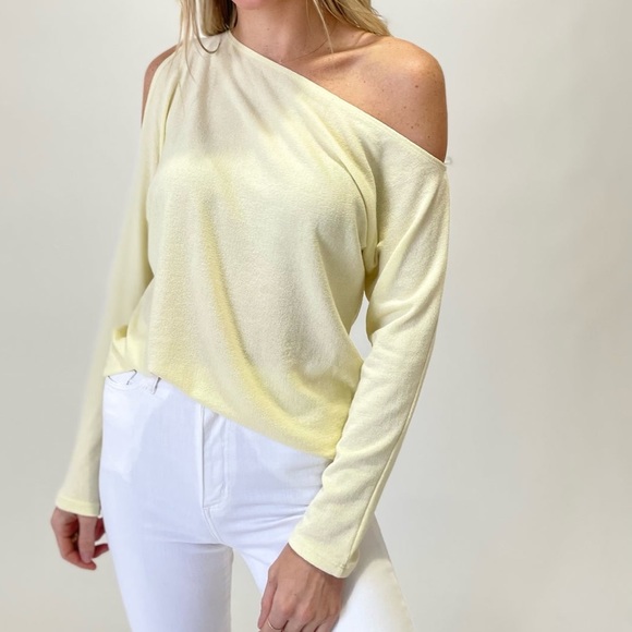 💛 NWT! Six/Fifty One Shoulder Cut Out Top - Picture 2 of 8
